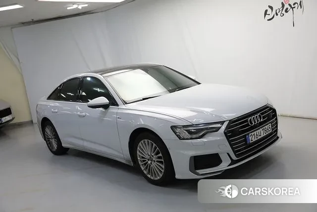 Audi A6 (C8) 2021 Белый из Кореи