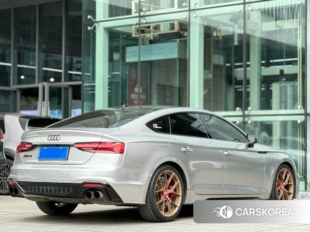 Audi S5 2021 Серебристо-серый из Китая