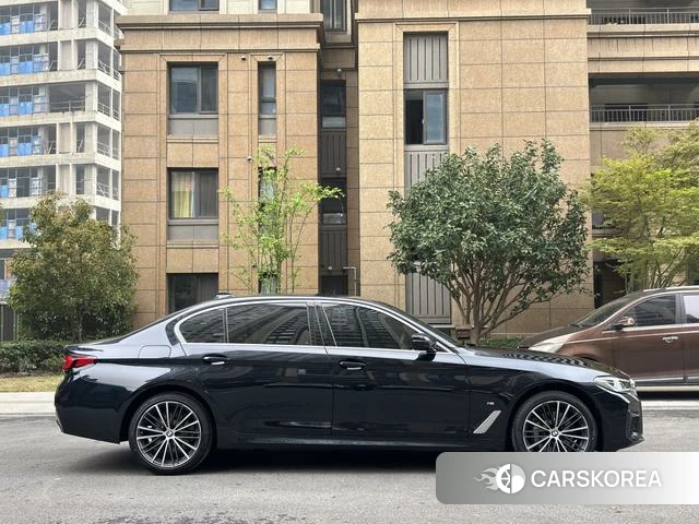 BMW 5 series 2023 Черный из Китая