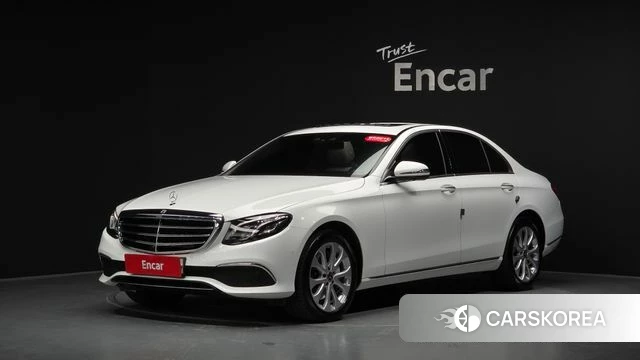 Mercedes-Benz E-Class W213 2018 Белый из Кореи