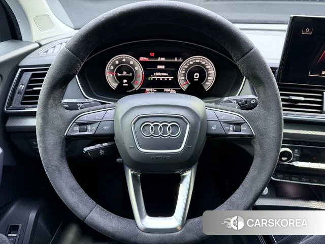 Audi Q5L 2022 Черный из Китая