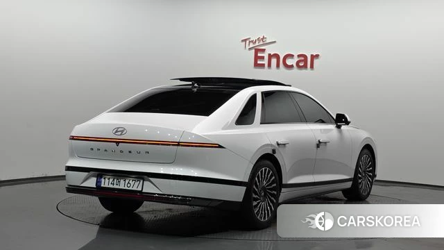 Hyundai Grandeur Hybrid (GN7) 2024 Белый из Кореи