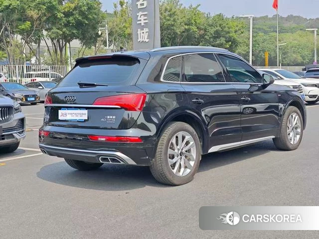 Audi Q5L 2022 Черный из Китая