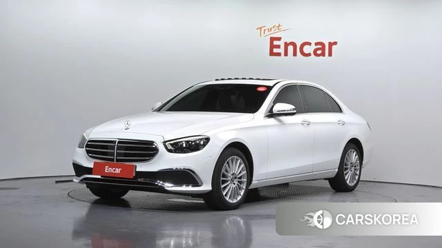 Mercedes-Benz E-Class W213 2021 Белый из Кореи