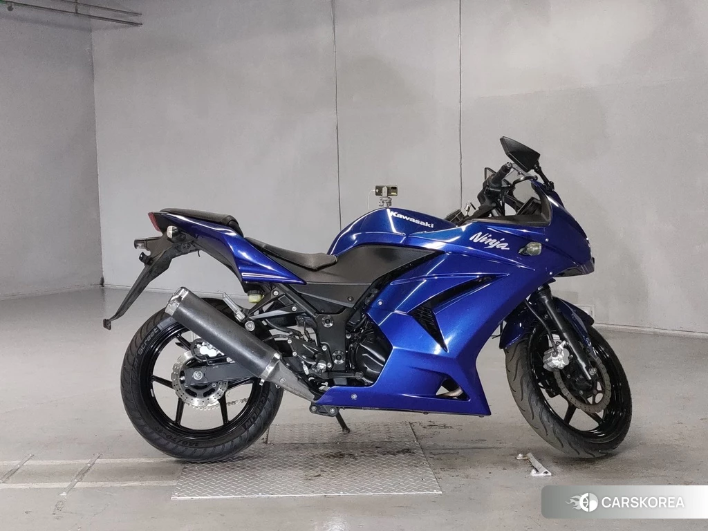 Проданный Kawasaki NINJA 250R 2011 из Японии, фото 2