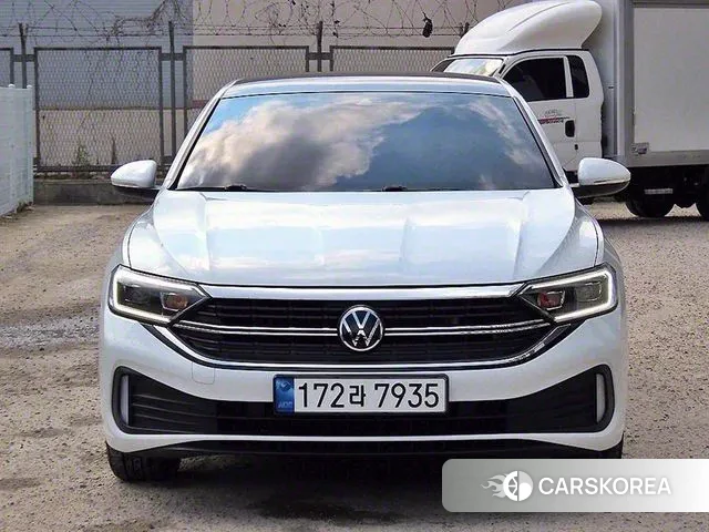 Volkswagen 7th Generation of Jetta 2023 Белый из Кореи