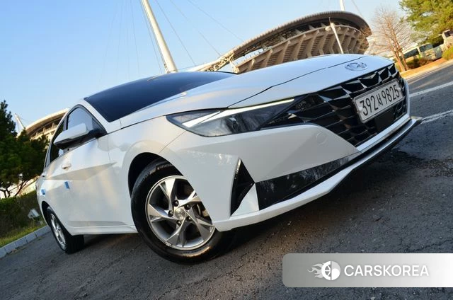 Hyundai Avante (CN7) 2021 Белый из Кореи