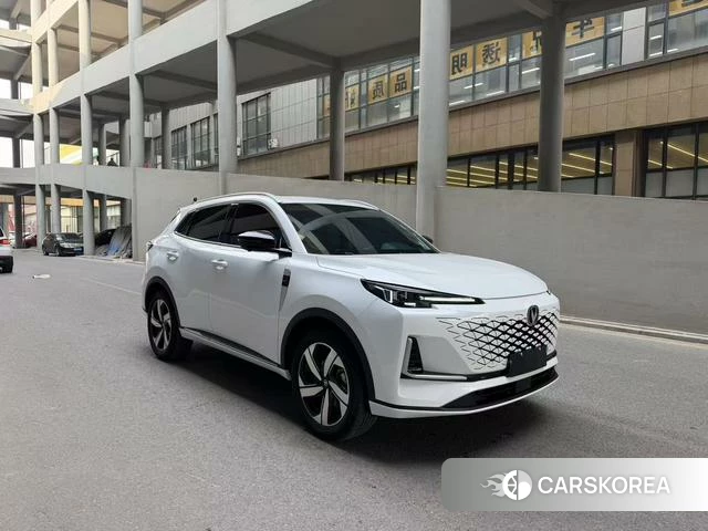 Chang'an CS55 PLUS 2024 Белый из Китая