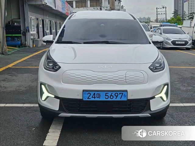 Kia Niro Plus 2022 Белый из Кореи