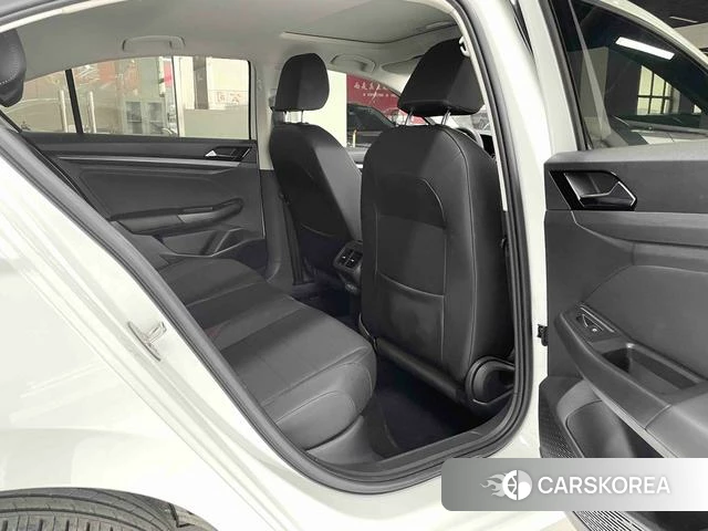 Volkswagen Bora 2022 Белый из Китая