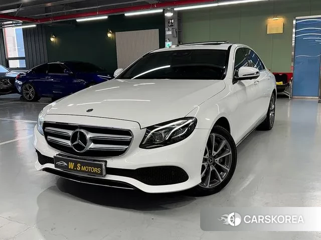 Mercedes-Benz E-Class W213 2019 Белый из Кореи
