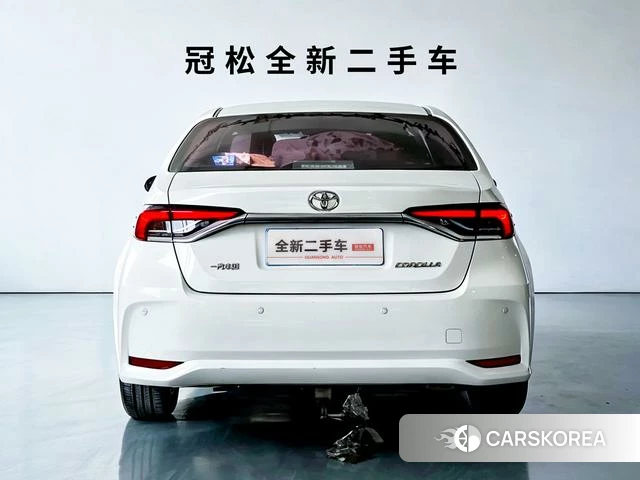 Toyota Corolla 2021 Белый из Китая