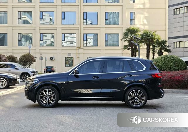 BMW X5 (imported) 2021 Черный из Китая