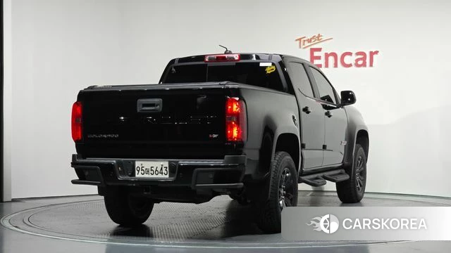 Chevrolet (GM Daewoo) Real New Colorado 2022 Черный из Кореи