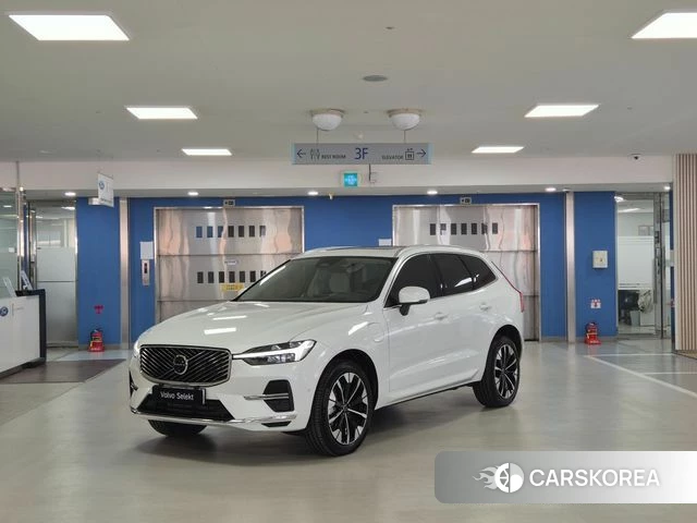 Volvo XC60 second Generation 2025 Белый из Кореи