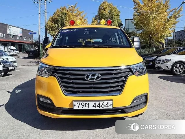Hyundai The New Grand Starex 2019 Желтый из Кореи