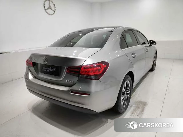 Mercedes-Benz Class A 2019 Серебристо-серый из Китая