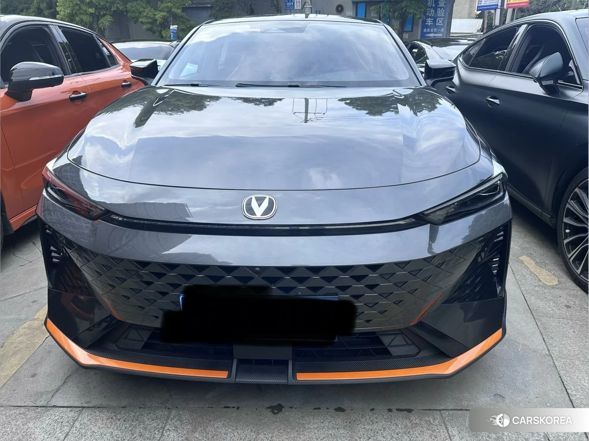 Chang'an UNI-V 2024 Черный из Китая