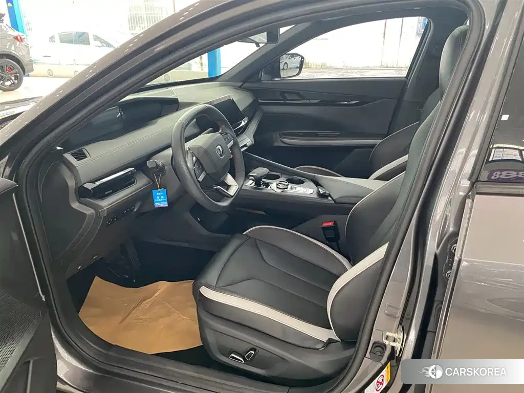 Chang'an Changan UNI-V 2023 Silver/gray из Китая