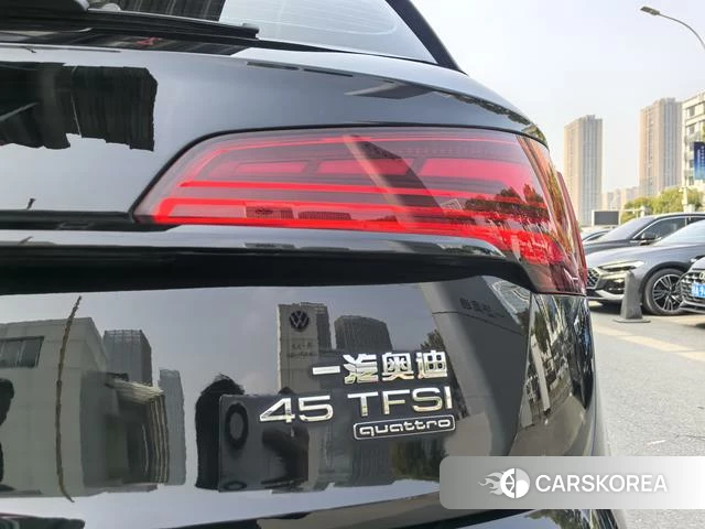 Audi Q5L 2023 Черный из Китая
