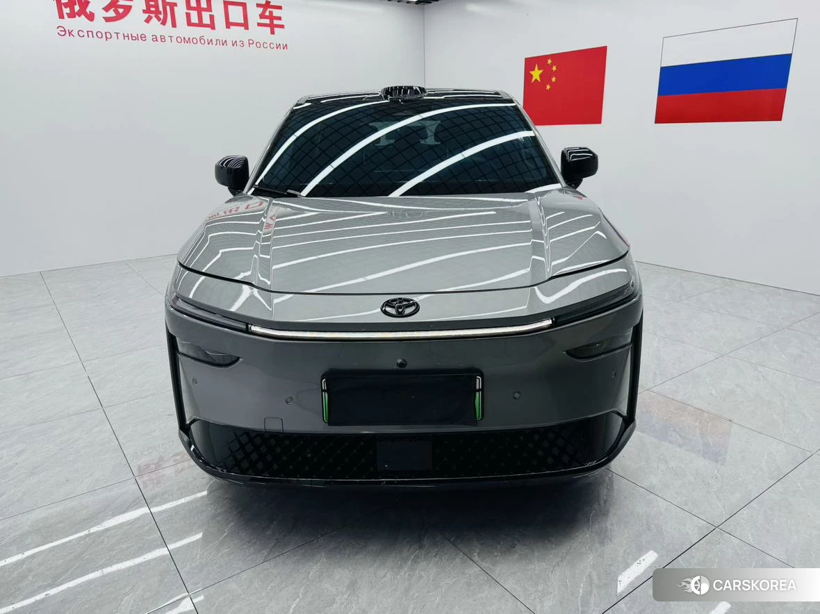 Toyota bZ3X 2025 Серебристо-серый из Китая