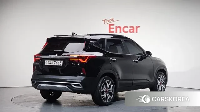 Kia Seltos 2022 Черный из Кореи