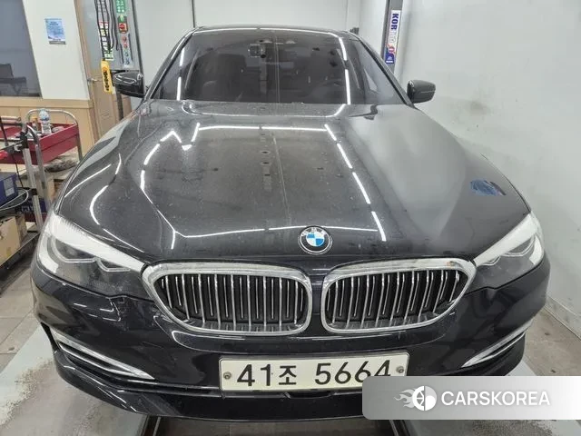 BMW 5 Series (G30) 2019 Черный из Кореи