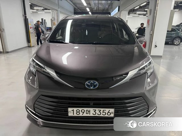 Toyota Sienna 4th Generation 2021 Серый из Кореи