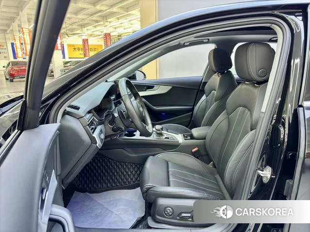 Audi A4L 2021 Черный из Китая