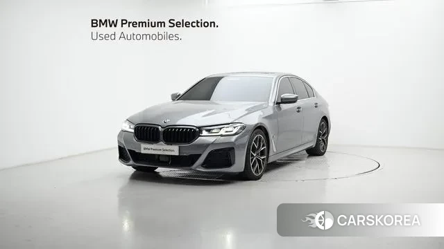 BMW 5 Series (G30) 2023 Серебристо-серый из Кореи