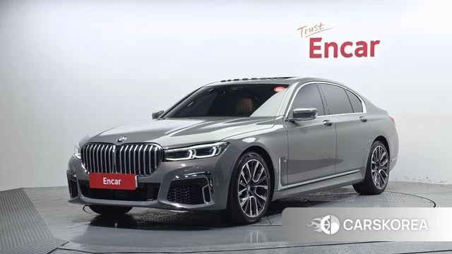 BMW 7 Series (G11) 2021 Серебристо-серый из Кореи