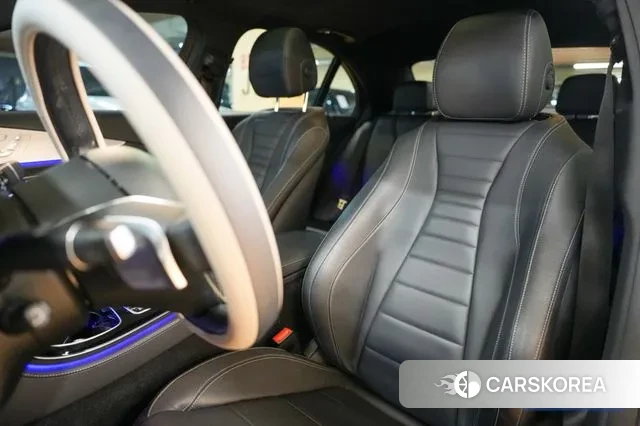 Mercedes-Benz E-Class W213 2020 Белый из Кореи