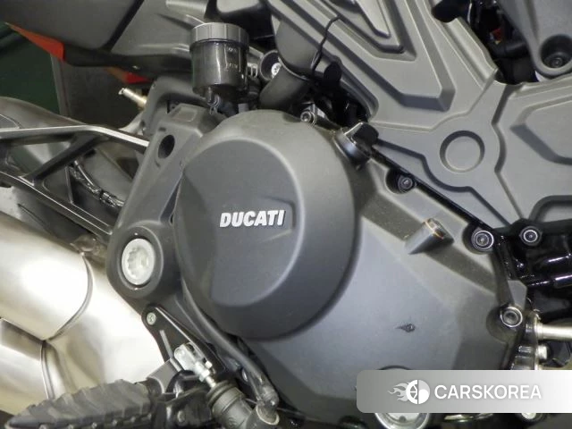 Engine photo