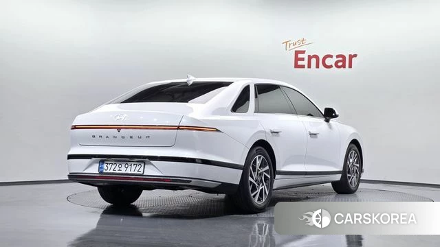 Hyundai Grandeur Hybrid (GN7) 2024 Белый из Кореи