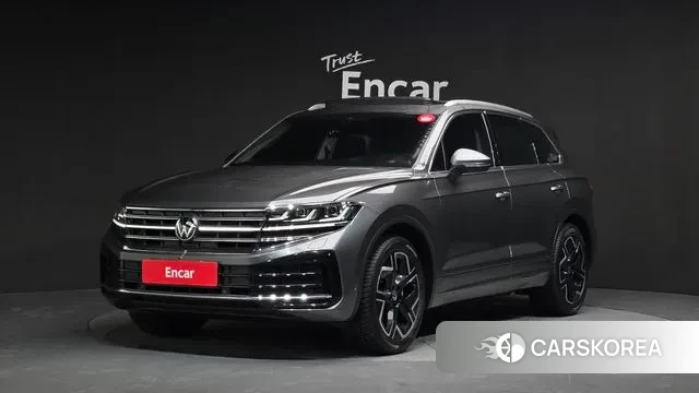 Volkswagen Touareg 3rd generation 2024 Серый из Кореи