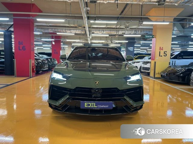 Lamborghini Urus 2023 Темно-зеленый из Кореи