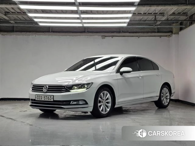 Volkswagen Passat GT (B8) 2018 Белый из Кореи
