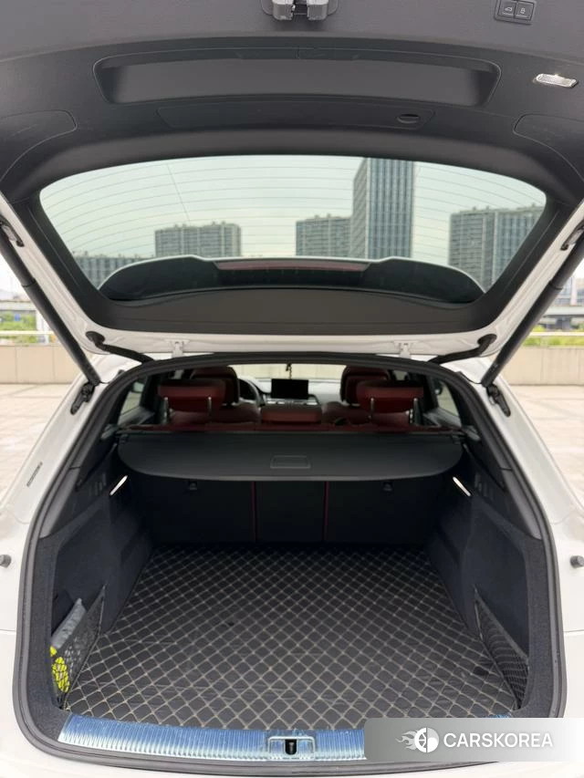 Audi Q5L 2023 Белый из Китая