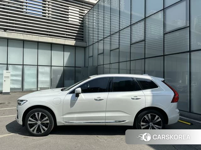 Volvo XC60 PHEV 2023 Белый из Китая
