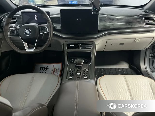 BYD Qin PLUS DM 2023 Серебристо-серый из Китая