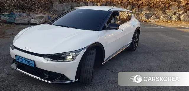 Kia EV6 2023 Белый двухцветный из Кореи