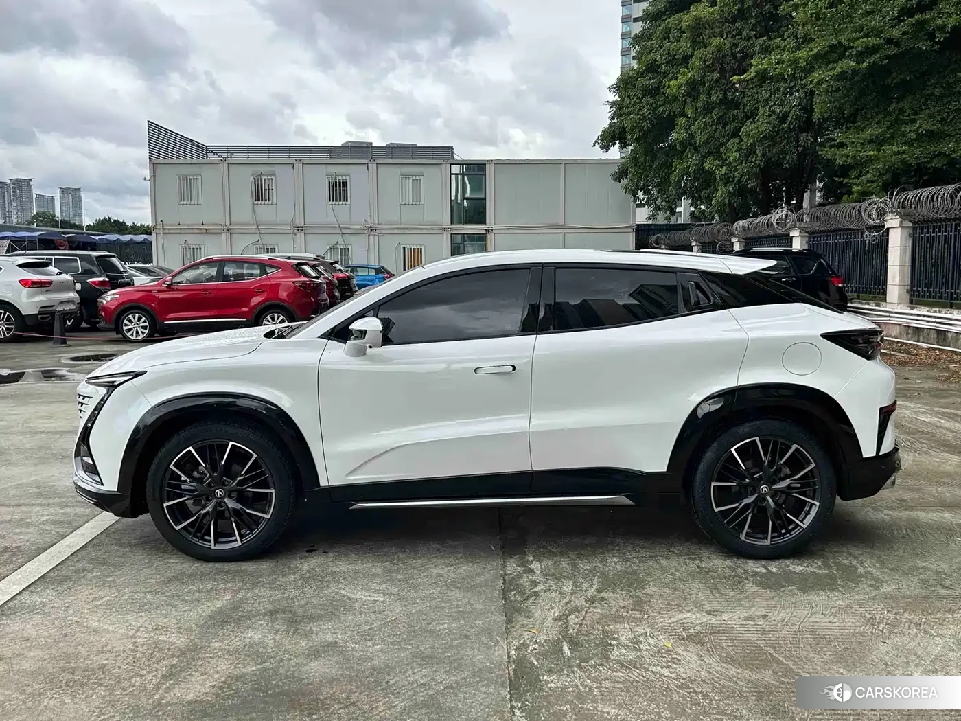 Chang'an UNI-T 2023 Белый из Китая