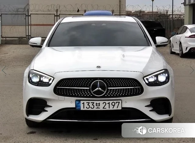 Mercedes-Benz E-Class W213 2021 Белый из Кореи