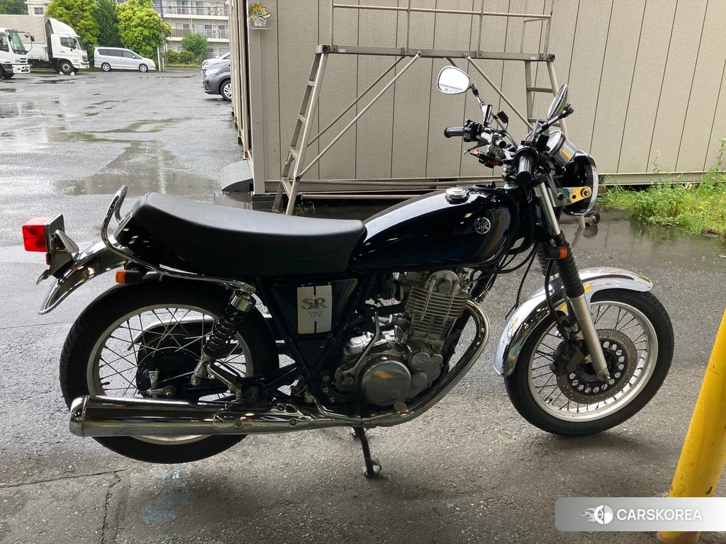 Проданный Yamaha SR 400 2019 из Японии