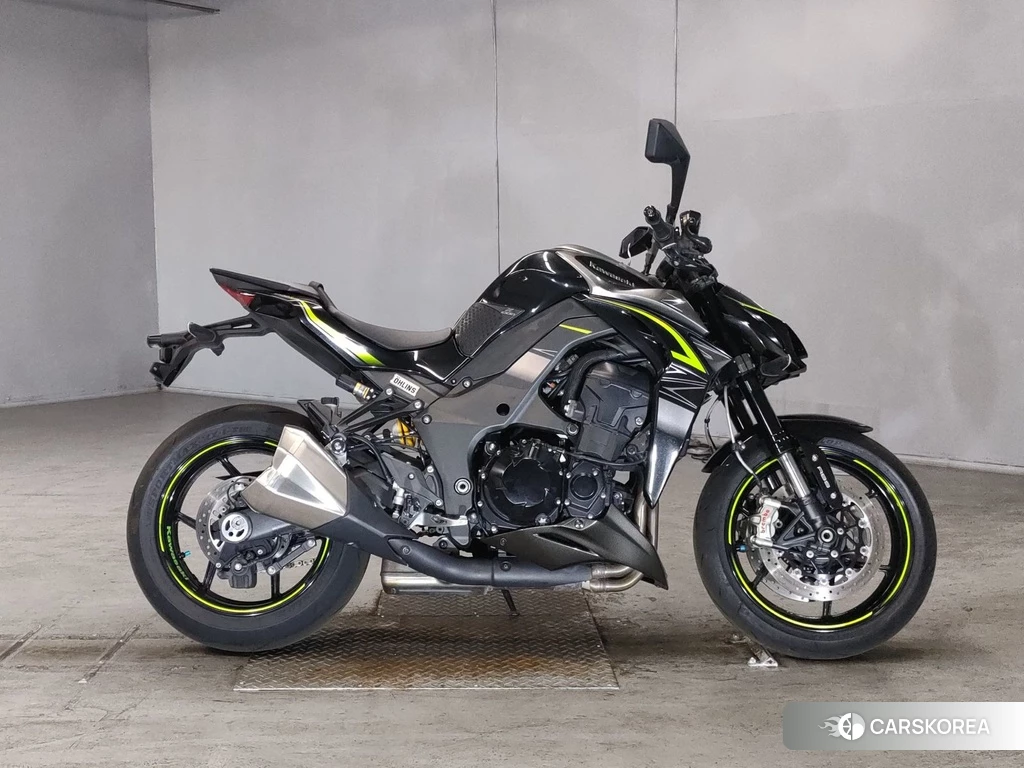 Проданный Kawasaki Z1000R 2017 из Японии