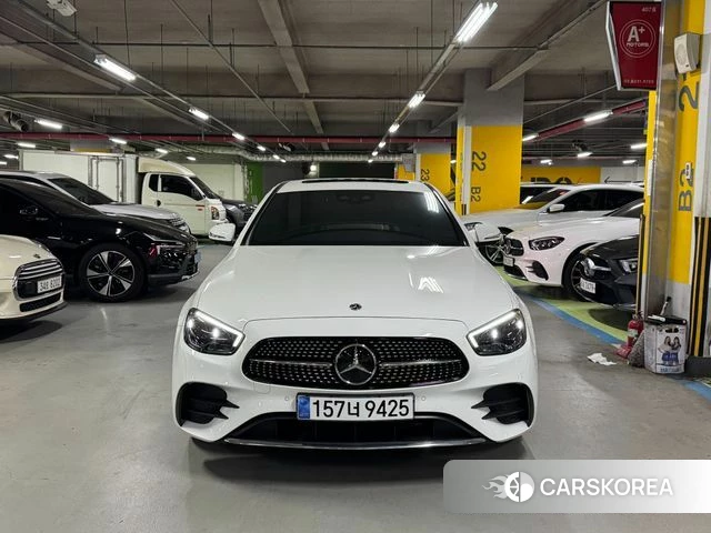 Mercedes-Benz E-Class W213 2023 Белый из Кореи