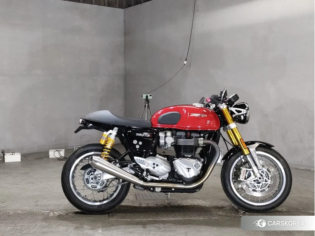 Проданный Triumph THRUXTON 1200R 2016 из Японии