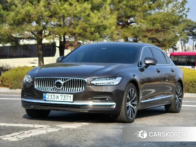 Volvo S90 2024 Песочный из Кореи
