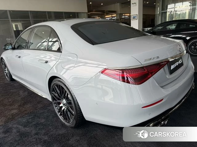 Mercedes-Benz S-class AMG PHEV 2024 Серебристо-серый из Китая