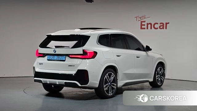 BMW iX1 (U11) 2023 Белый из Кореи